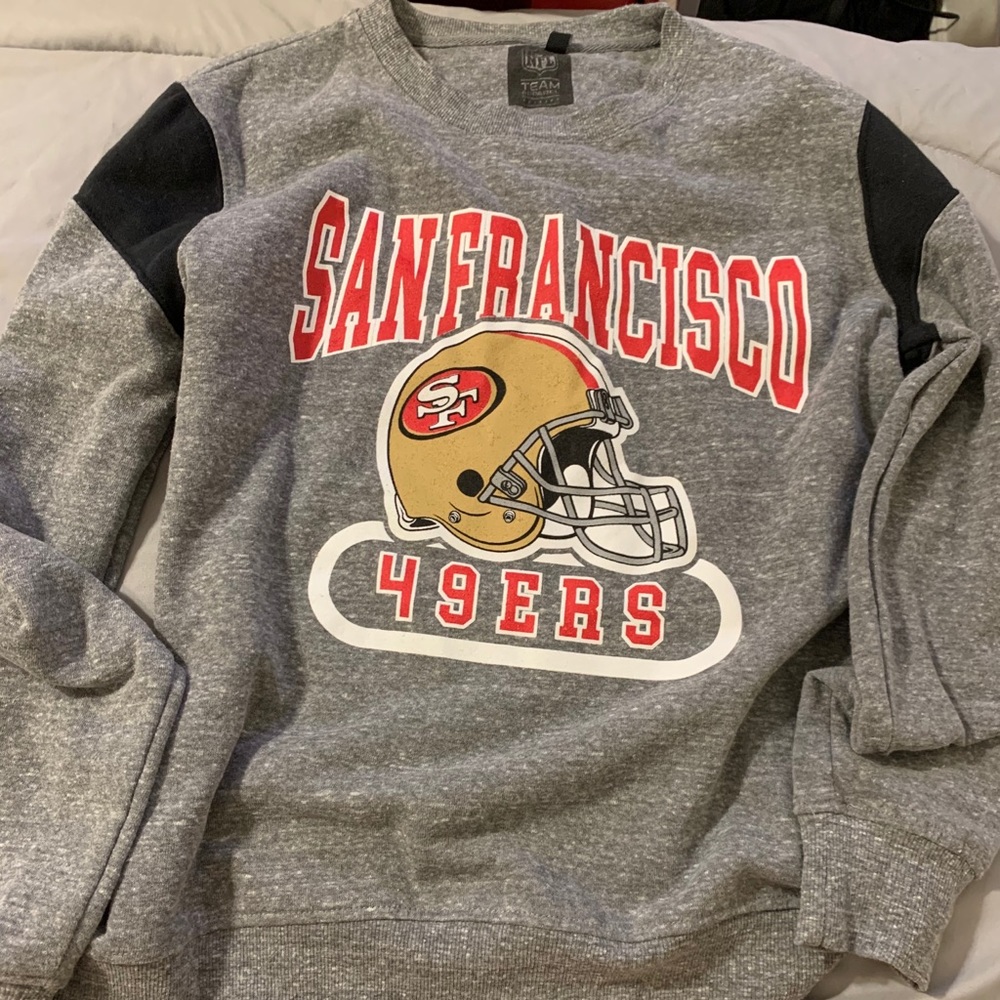 San Francisco 49ers sweatshirt